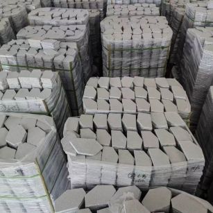 盘锦芝麻白石材冰裂纹，碎拼。