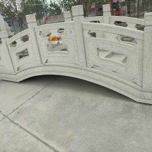 盘锦芝麻白拱桥，石桥