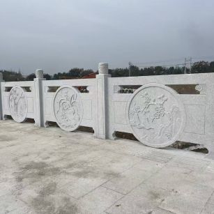 盘锦芝麻白河道栏杆 石材栏杆