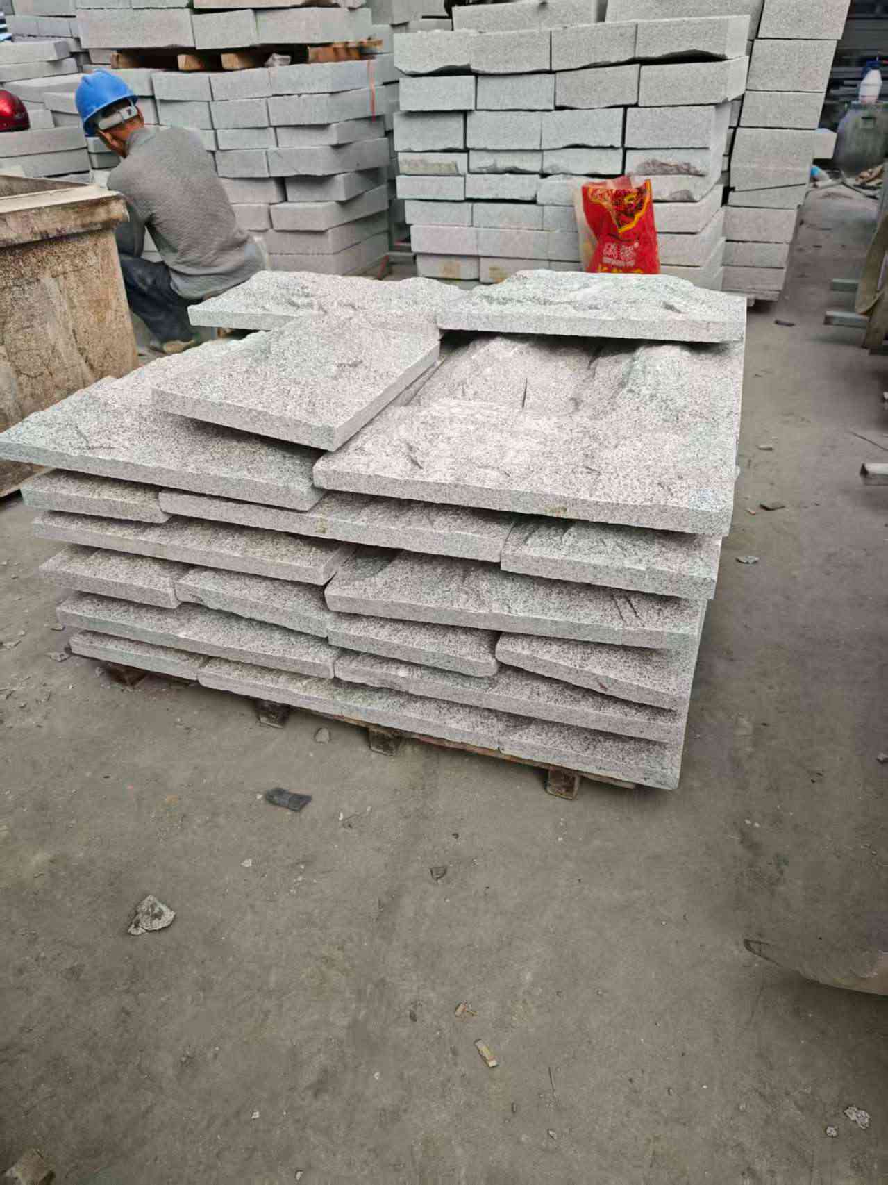 盘锦芝麻白蘑菇石，自然面