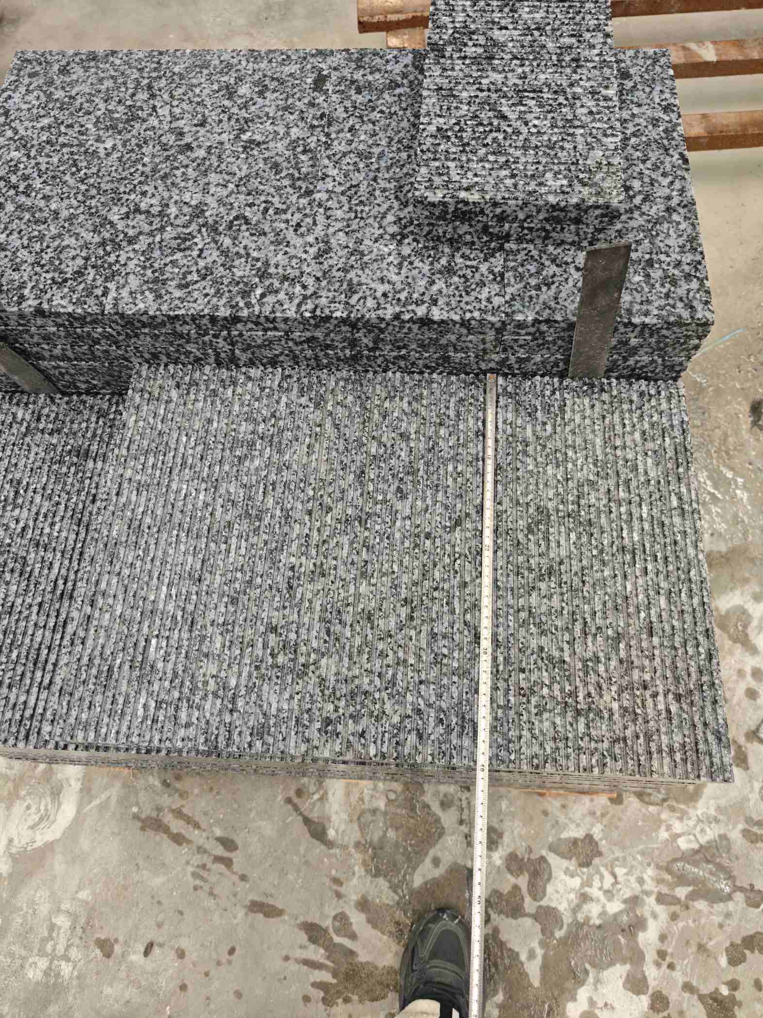 盘锦芝麻黑拉丝面