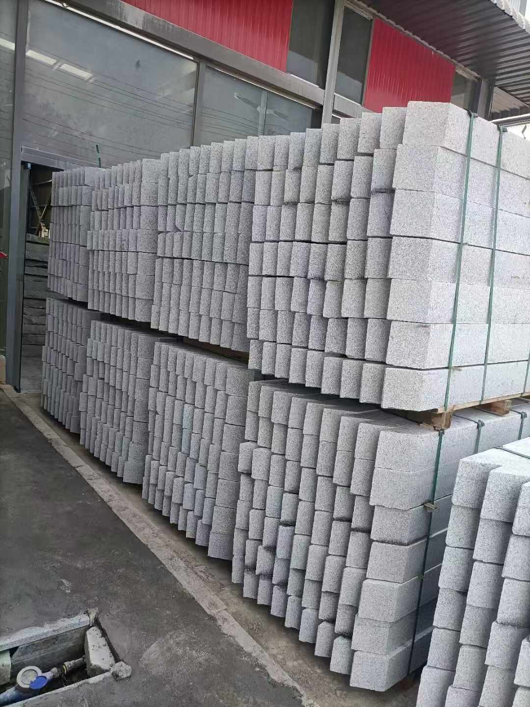 盘锦芝麻白树围石 树池