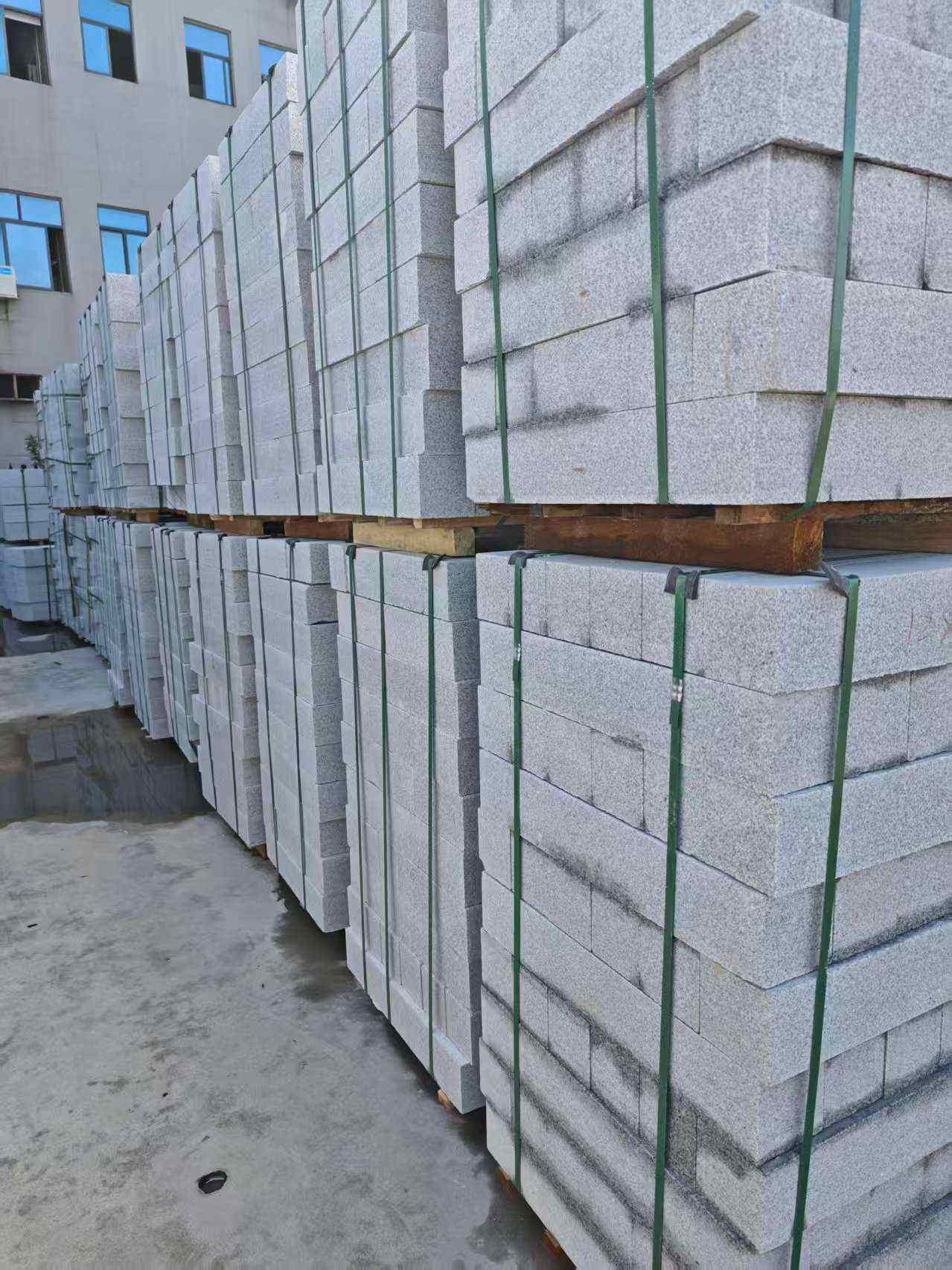 盘锦芝麻白路牙石，路侧石