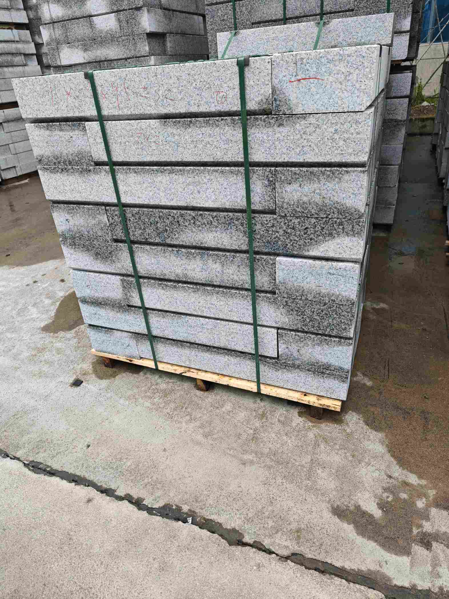 盘锦芙蓉白路牙石，马路牙子