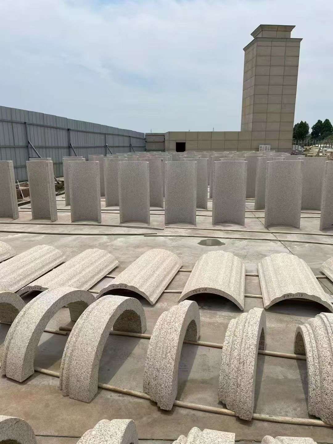 盘锦黄金麻别墅柱皮 异形 线条定制