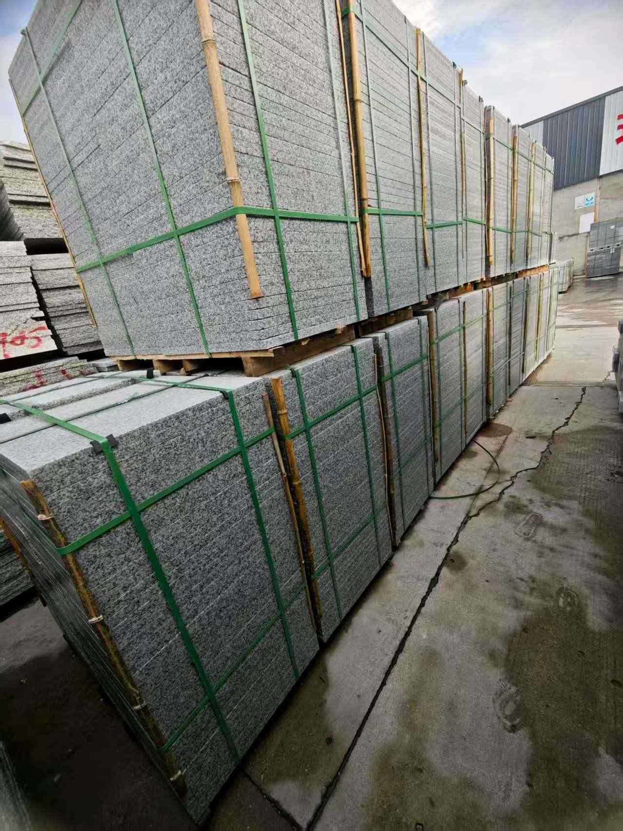 盘锦芝麻白地铺版 石材地铺石